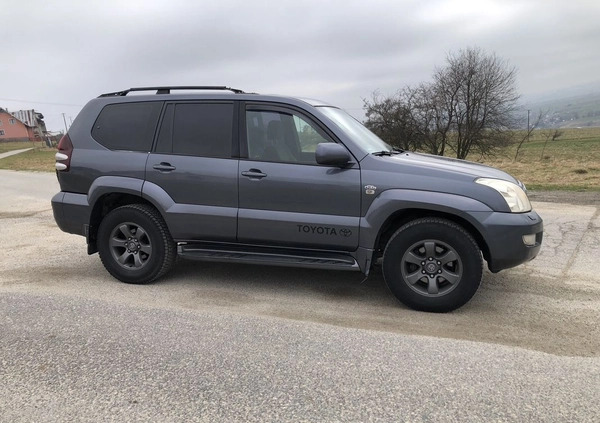 Toyota Land Cruiser cena 43900 przebieg: 330205, rok produkcji 2005 z Zakliczyn małe 211